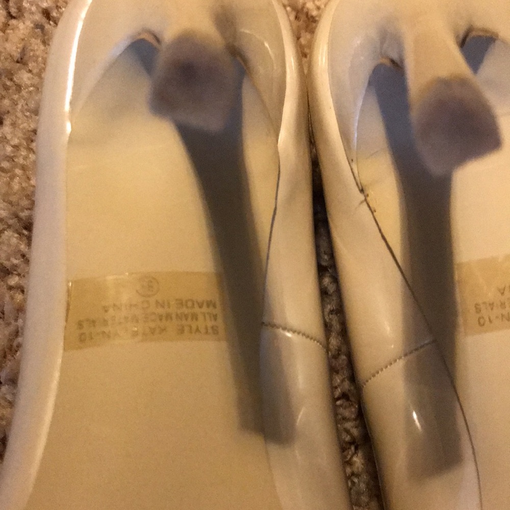 Forever 4 inches Champagne Taupe Patent Leather Heels - Picture 5 of 8